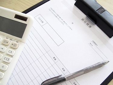 オーニングを相場より安く取り付ける業者を選ぶには?